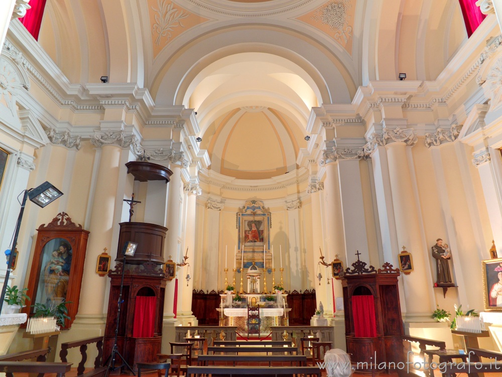 San Giovanni in Marignano (Rimini) - Interno della Chiesa di Santa Lucia